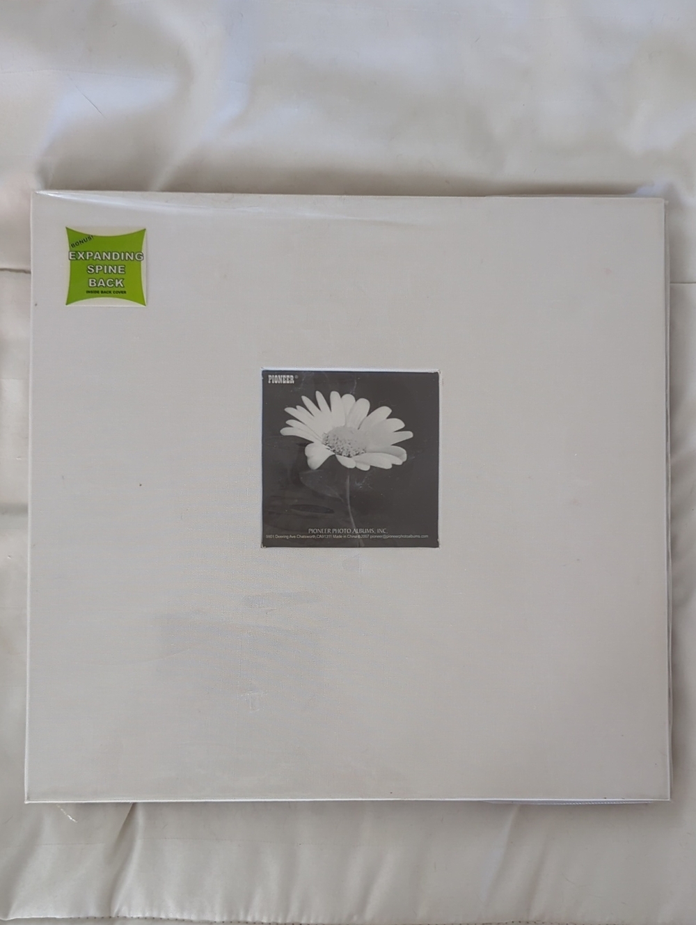 PIONEER White Expanding Spine Memory Book Photo Album